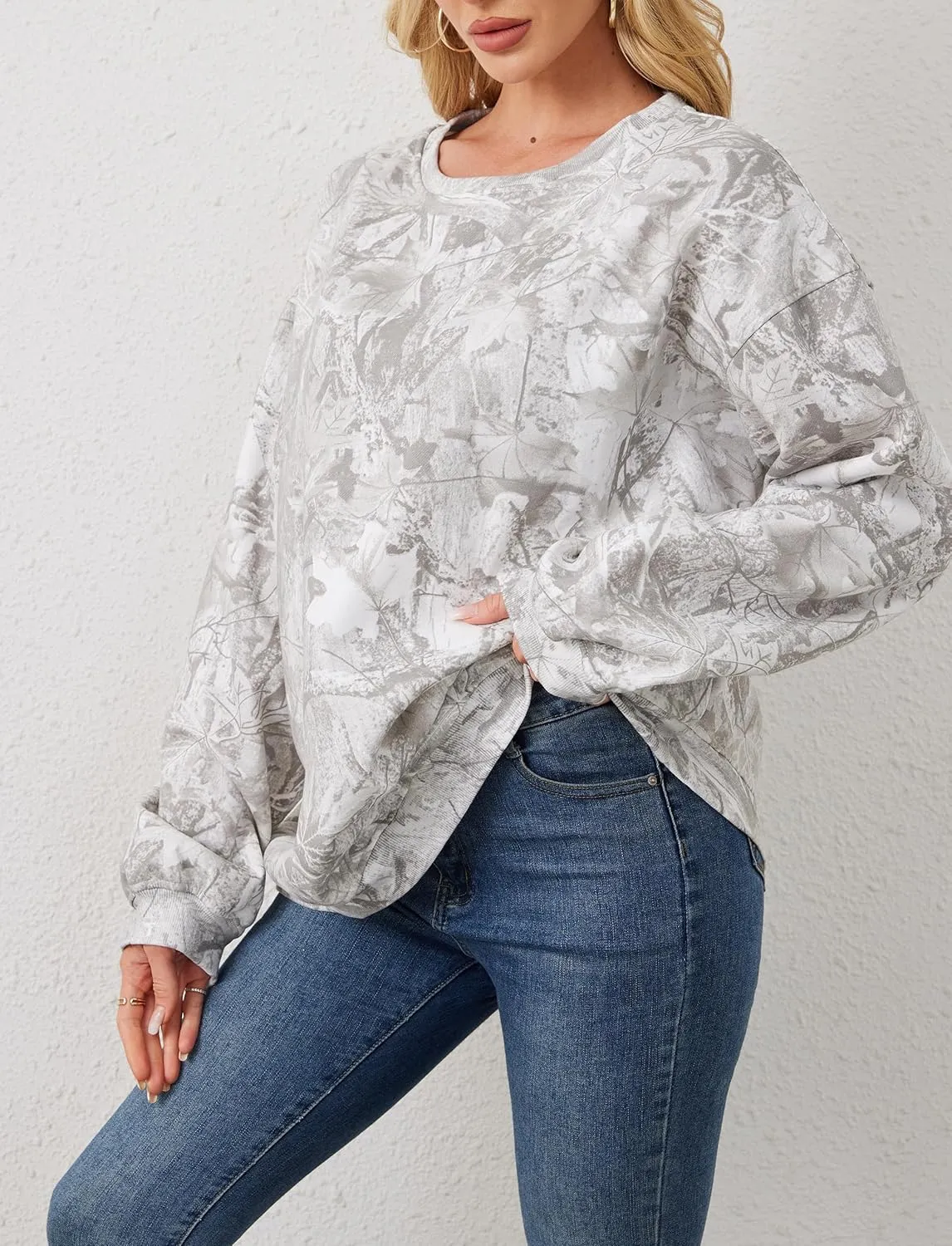 Camo Sweatshirt For Women Maple Leaf Print Hoodies Crew Neck Oversized Long Sleeve Drop Shoulder Pullovers