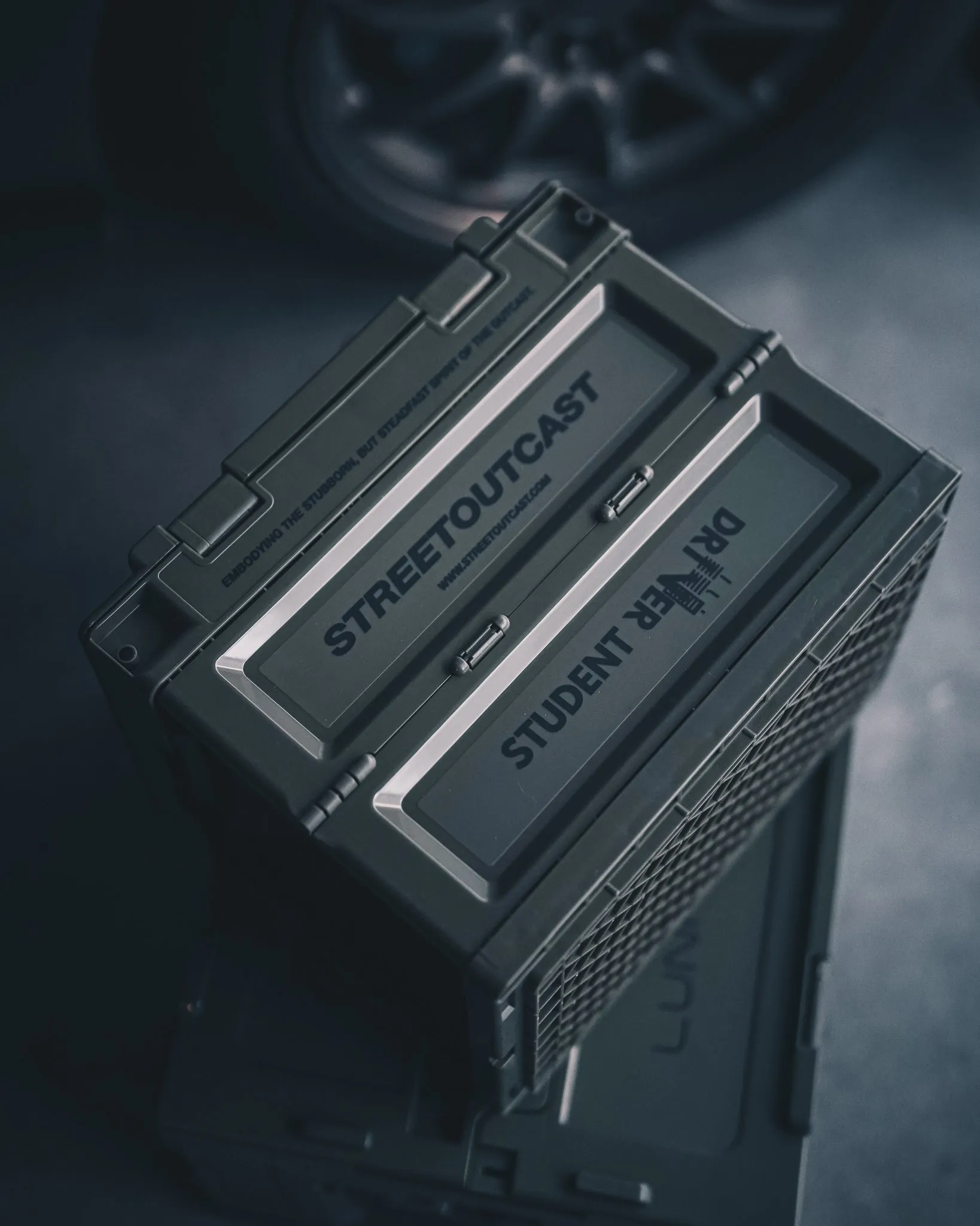 COLLABORATION - FOLDABLE CRATE