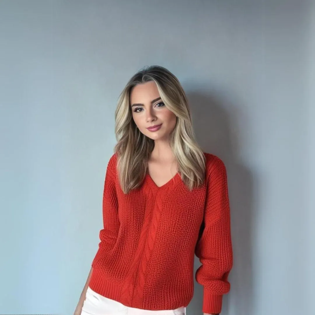 Jessy | V-Neck Crocheted Sweater