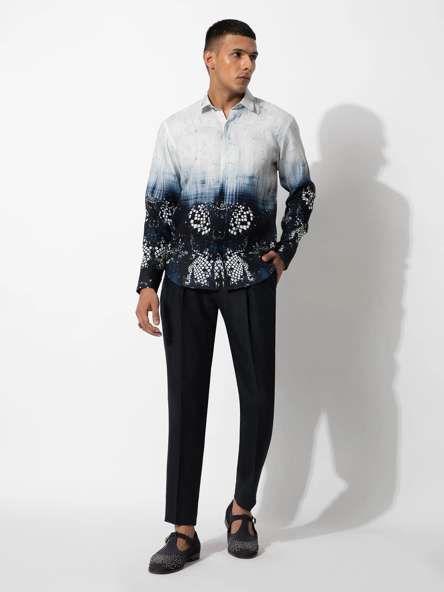Texture With Geo Navy White Ombre