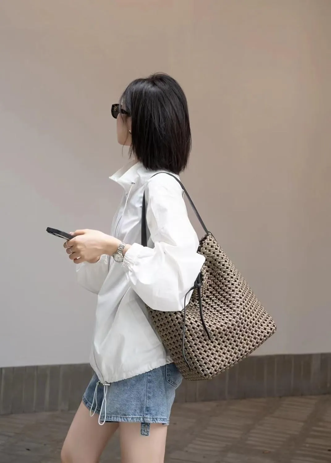 Woven Bucket Bag High-grade Woven Bucket Bag Hollow Shoulder Tote Bag 2024 Large Capacity Commuting(Brown,40x32x16cm)